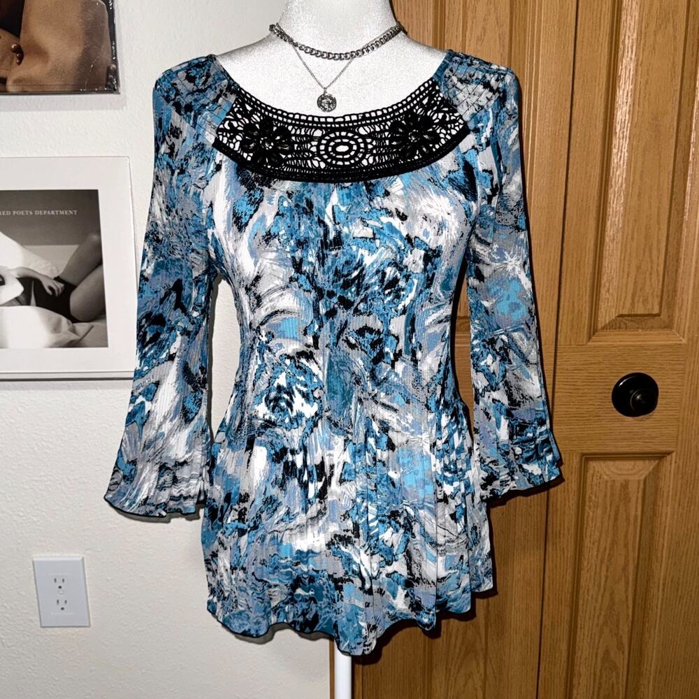 Dressbarn Blouse Women's PM Blue White Print‎ Fairy Y2K Boho Casual Crochet Neck
